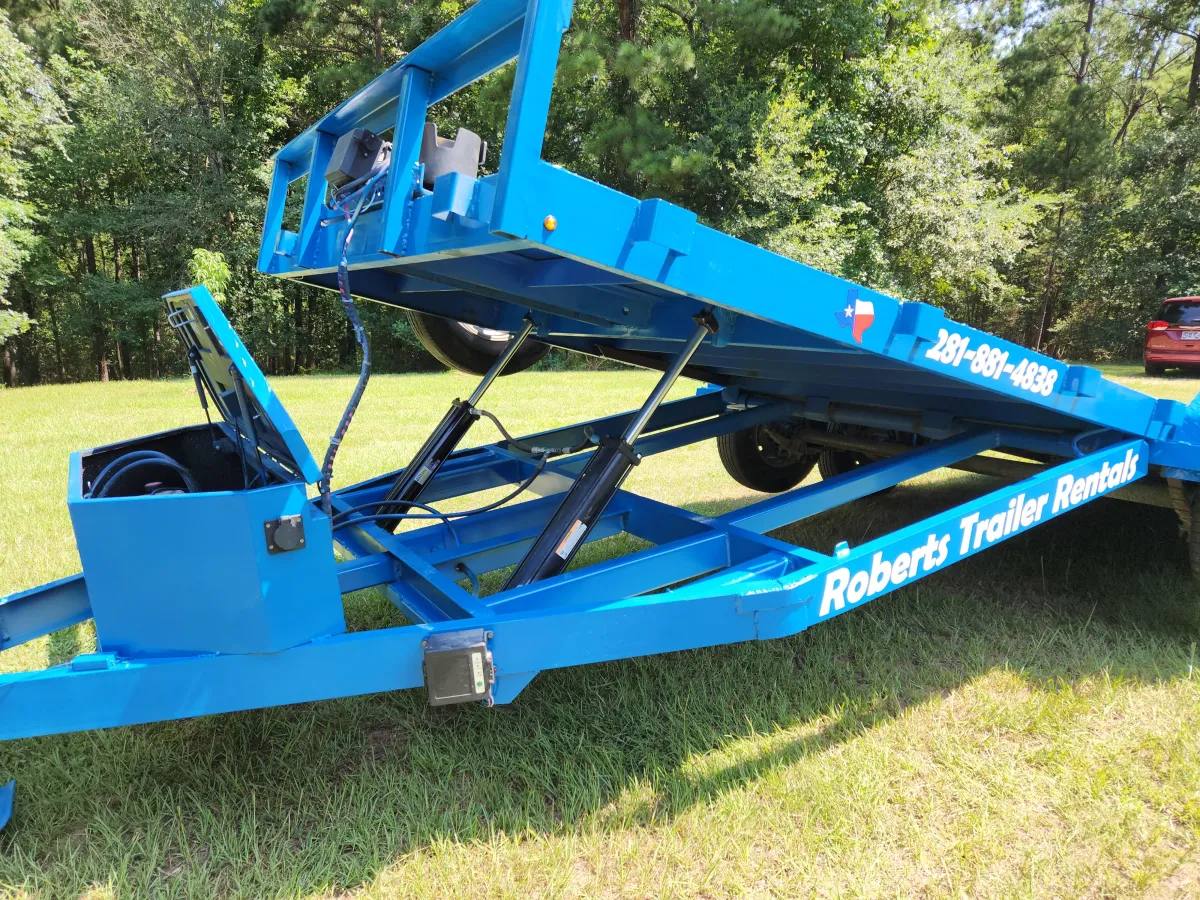 Blue tilt deck trailer thumbnail 4 - Heavy duty trailer rental
